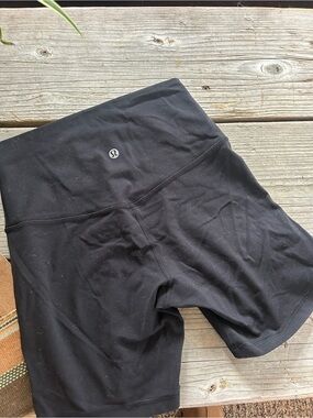 lululemon athletica Women’s Black High-Rise Athletic Shorts 6 inch